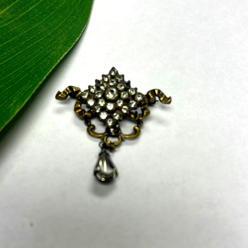 Vintage Kenny Ma brooch